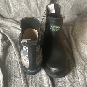 Pendleton Chelsea Rain Boot size 10 NWT